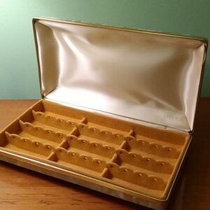 Vintage Mele hinged jewelry box